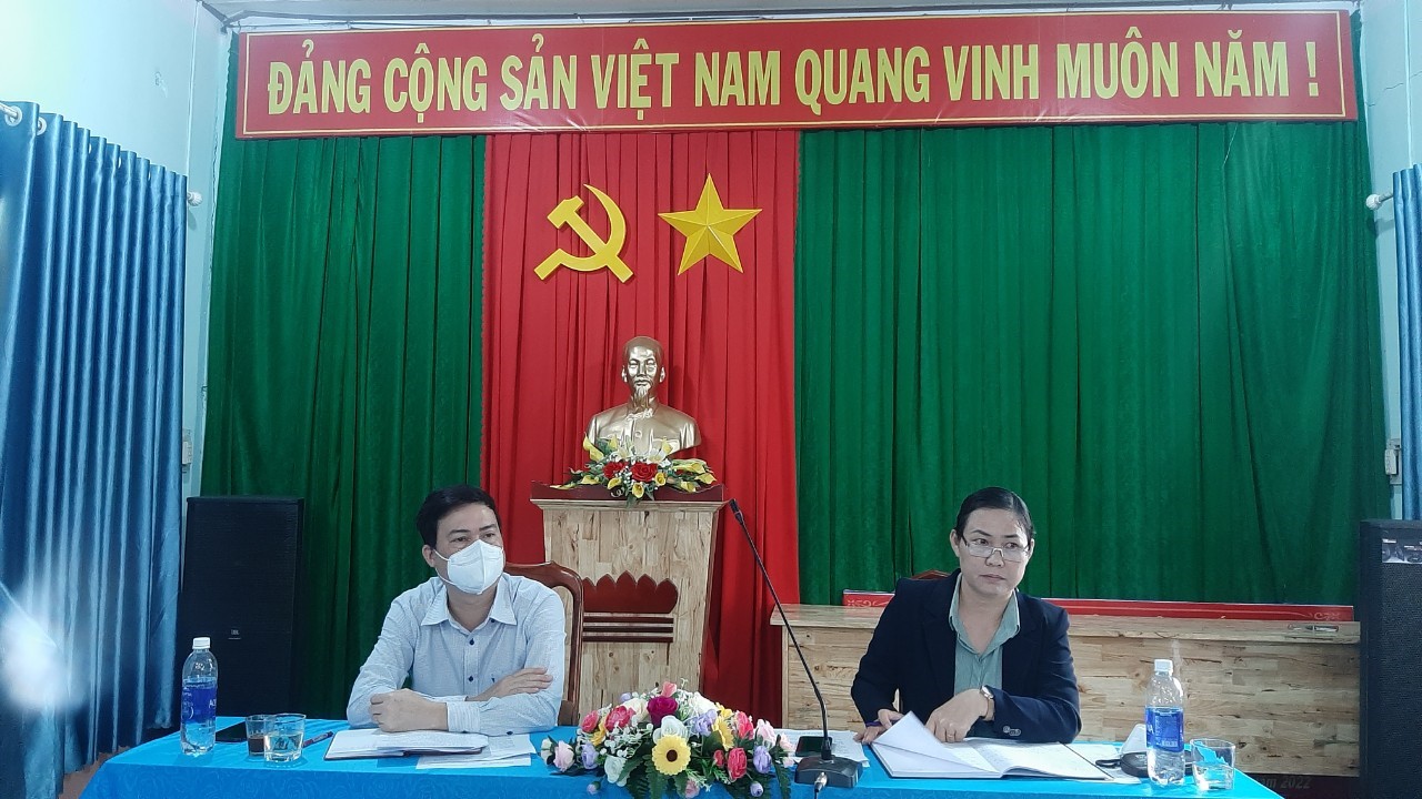 Ban thường vụ Huyện ủy kiểm tra tình hình, tiến độ thực hiện chương trình xây dựng nông thôn mới tại xã Ea Yiêng