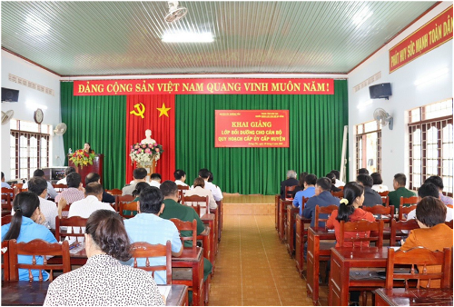 Huyện uỷ Krông Pắc phối hợp Trung tâm đào tạo nguồn nhân lực cán bộ Đà Nẵng mở lớp bồi dưỡng cho cán bộ quy hoạch cấp uỷ huyện năm 2023