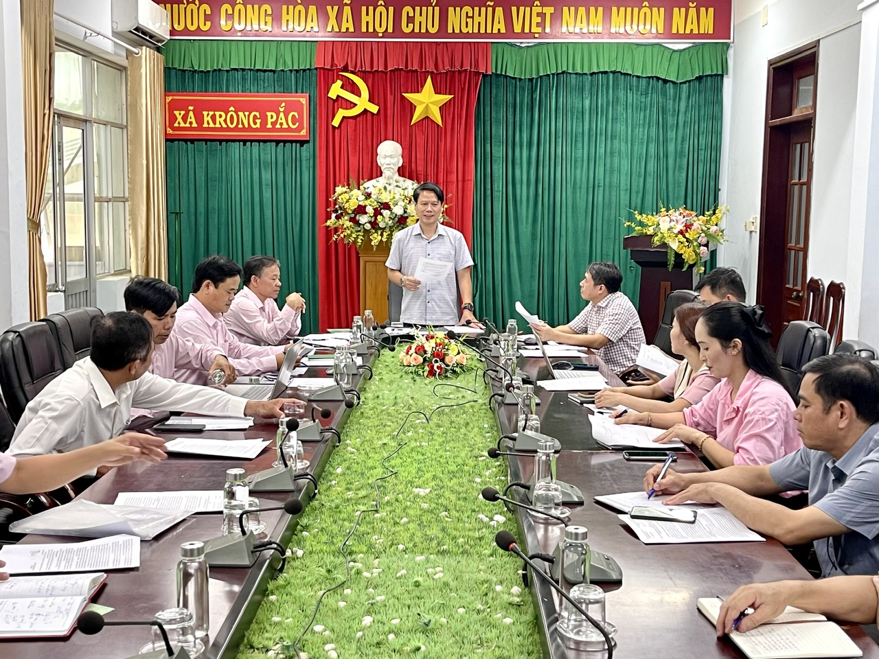 ĐOÀN KIỂM TRA CỦA BAN ĐẠI DIỆN HỘI ĐỒNG QUẢN TRỊ NGÂN HÀNG CHÍNH SÁCH (NHCSXH) TỈNH ĐĂK LĂK LÀM VIỆC VỚI XÃ KRÔNG PĂC.